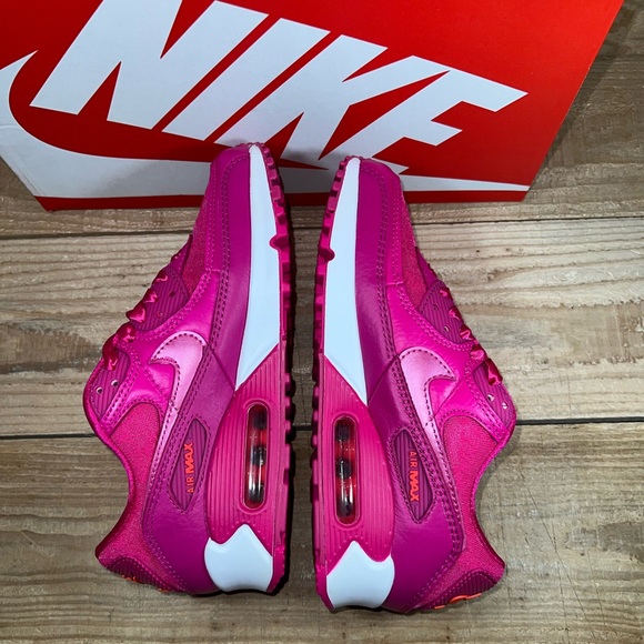 NEW: Nike Women’s Air Max 90 Valentines Day Pink Prime Sneaker: DQ7783-600 - Picture 6 of 9